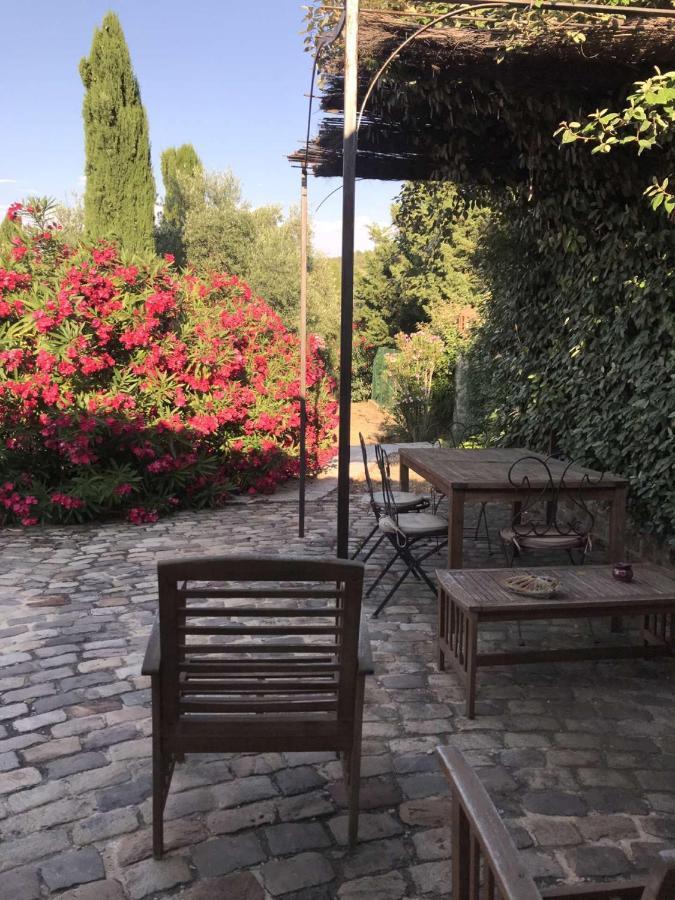 Bed and Breakfast Le Mazet De La Dame Barbentane Esterno foto