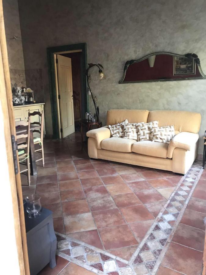 Bed and Breakfast Le Mazet De La Dame Barbentane Esterno foto