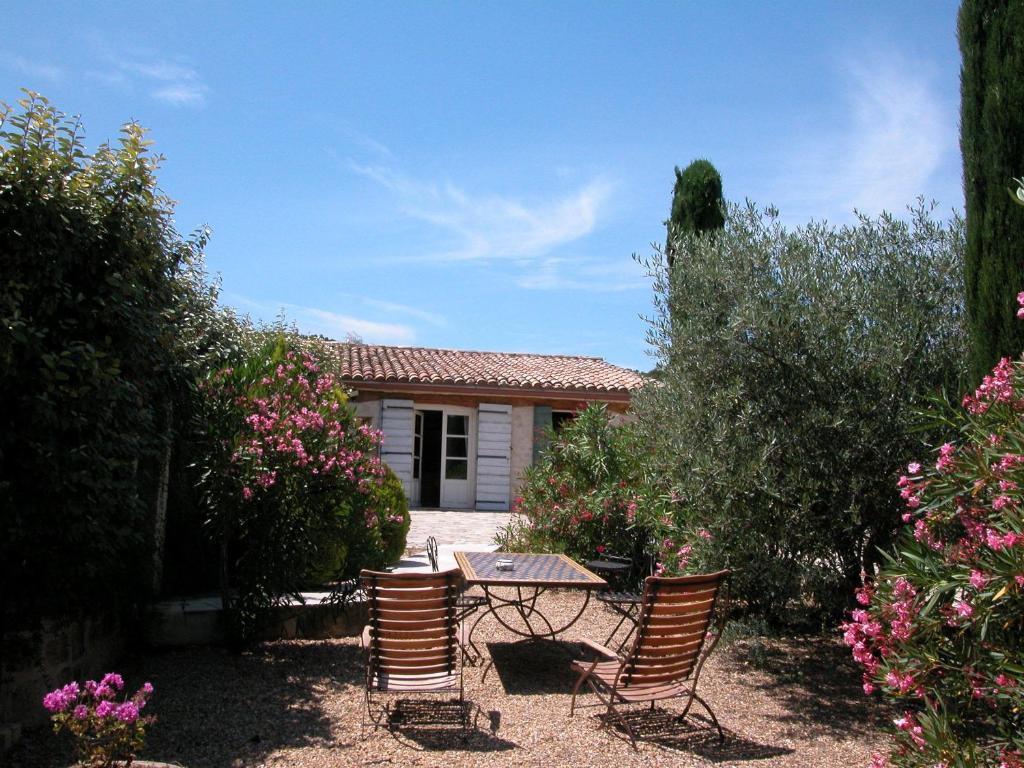 Bed and Breakfast Le Mazet De La Dame Barbentane Camera foto